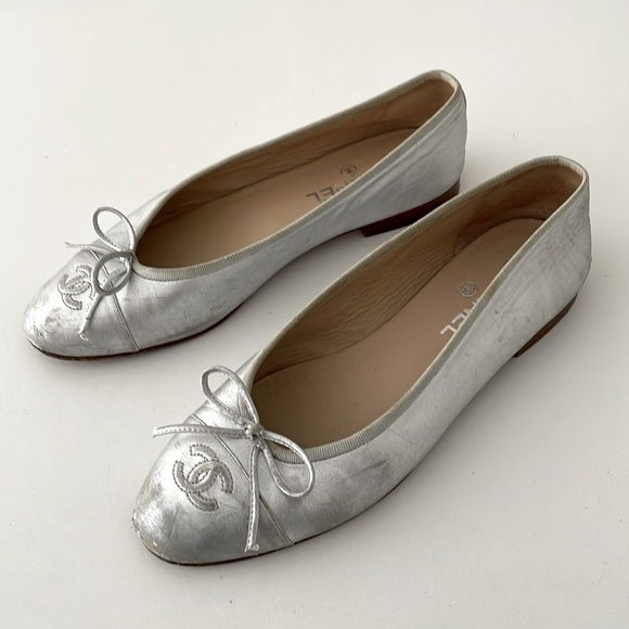 Chanel Silver Leather Ballet Flats - Picture 1 of 13
